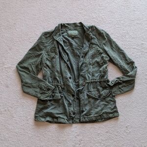 hinge olive green army jacket, size M